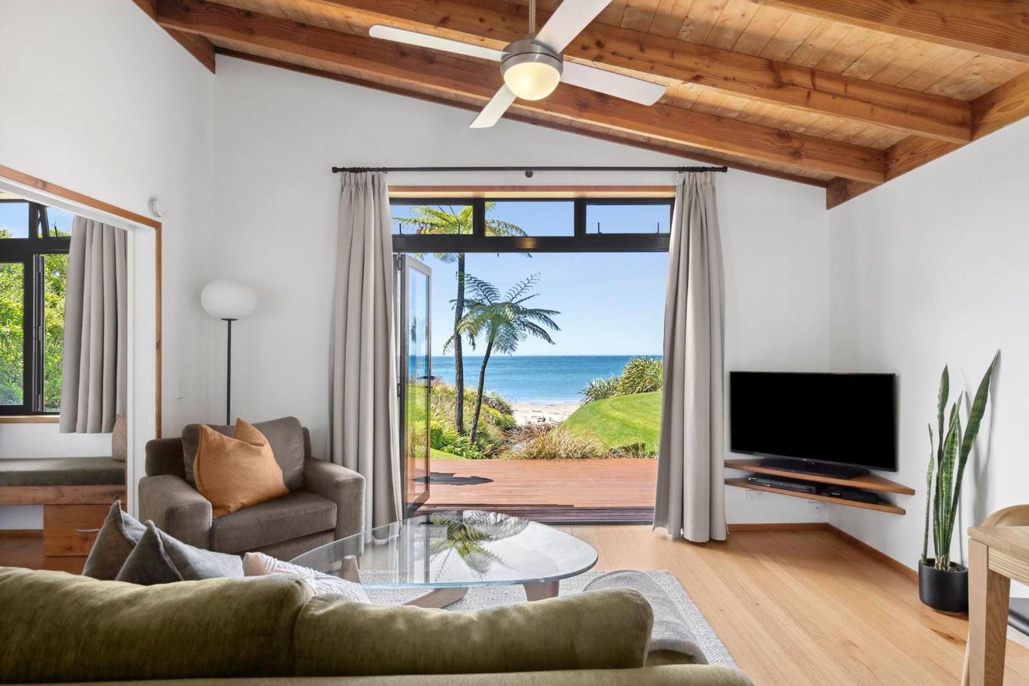 Adrift In Golden Bay- Absolute Beachfront Villas (Adults Only) Collingwood Buitenkant foto