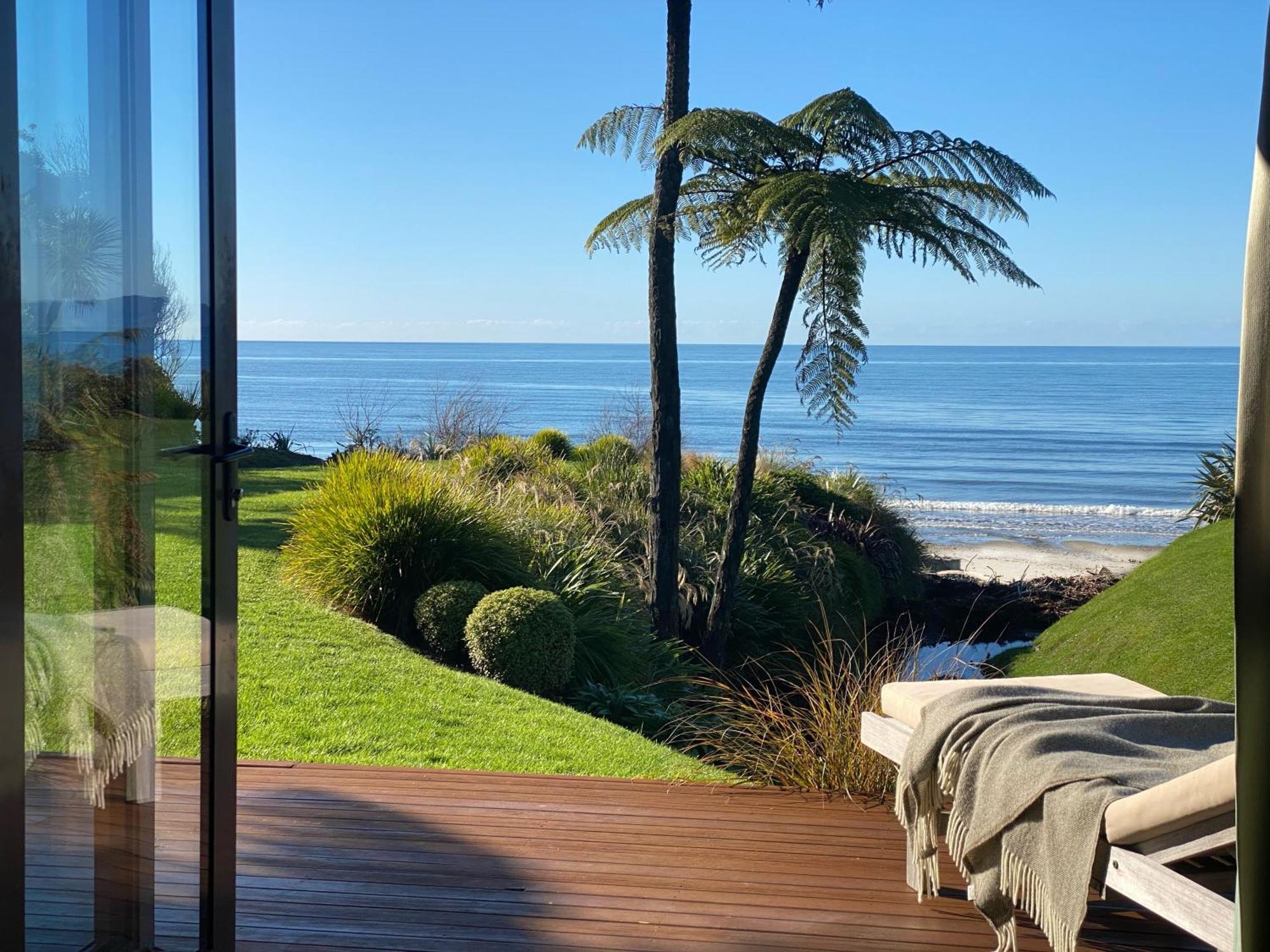 Adrift In Golden Bay- Absolute Beachfront Villas (Adults Only) Collingwood Buitenkant foto