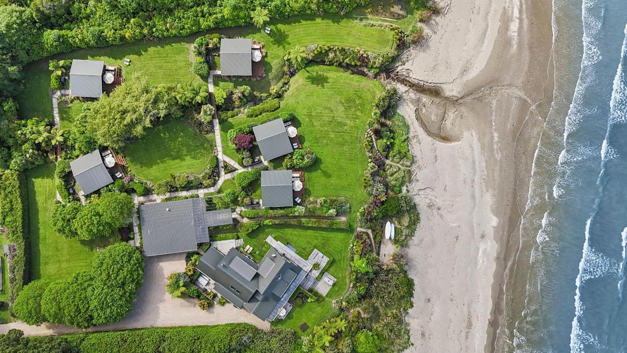 Adrift In Golden Bay- Absolute Beachfront Villas (Adults Only) Collingwood Buitenkant foto