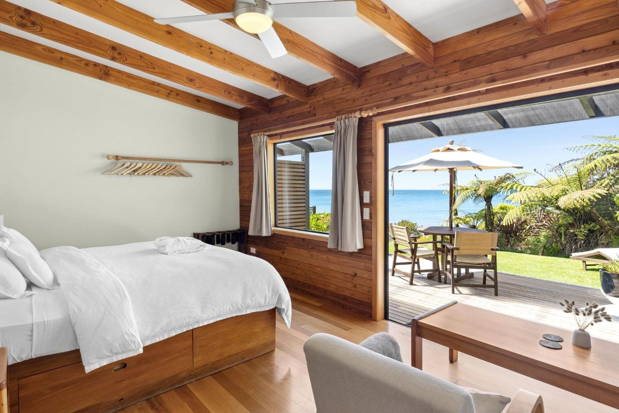 Adrift In Golden Bay- Absolute Beachfront Villas (Adults Only) Collingwood Buitenkant foto