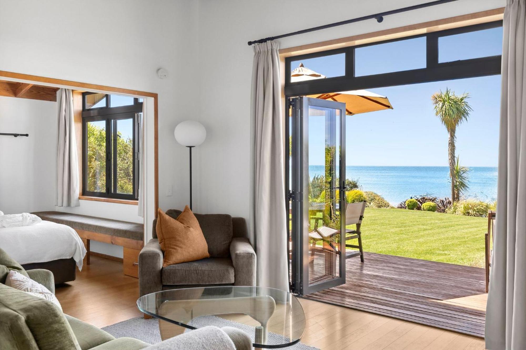 Adrift In Golden Bay- Absolute Beachfront Villas (Adults Only) Collingwood Buitenkant foto