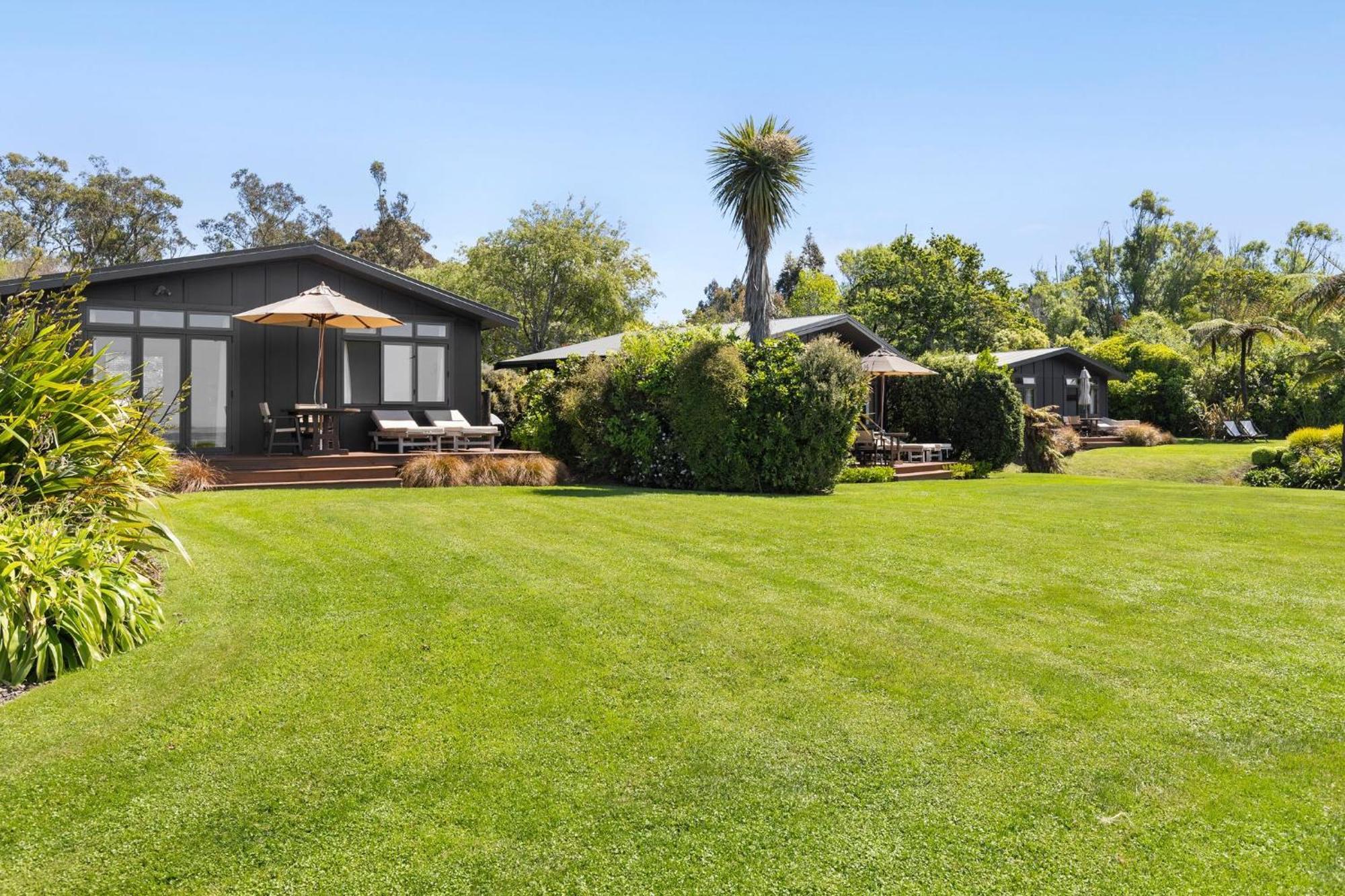 Adrift In Golden Bay- Absolute Beachfront Villas (Adults Only) Collingwood Buitenkant foto